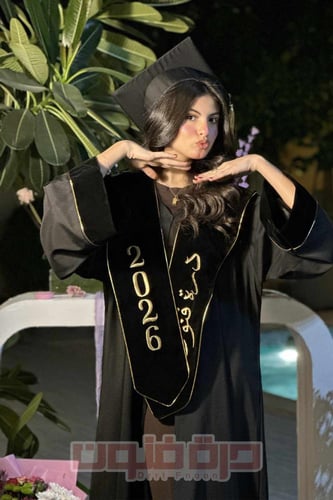 طقم عباية تخرج أسود مخمل