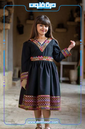 فستان بنقش تراثي انيق ( بناتي )