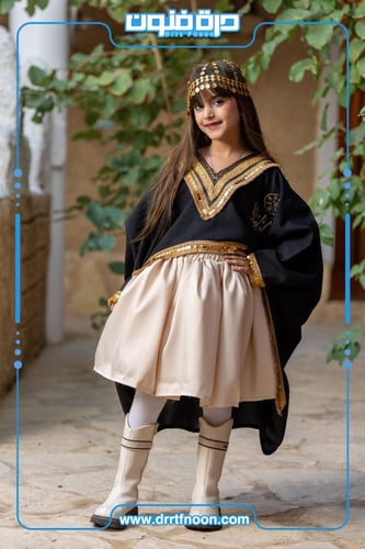 طقم تنورة مع بشت تراثي