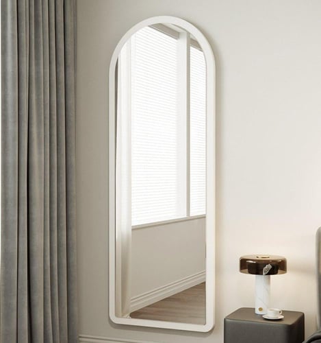 مرآة جدارية كبيرة مقوّسة من خشب ابيض مقاس 170 * 70