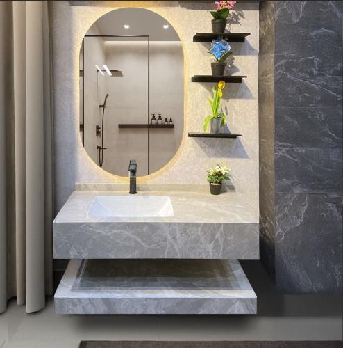 مغسلة رمادي رصاصي قياس 100 سم مع 3 ارفف ومرايا مضي...