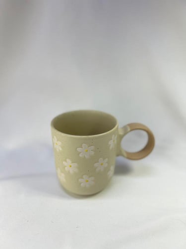 كوب مع قاعدة