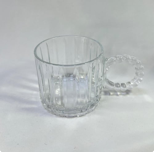 كوب مع قاعدة