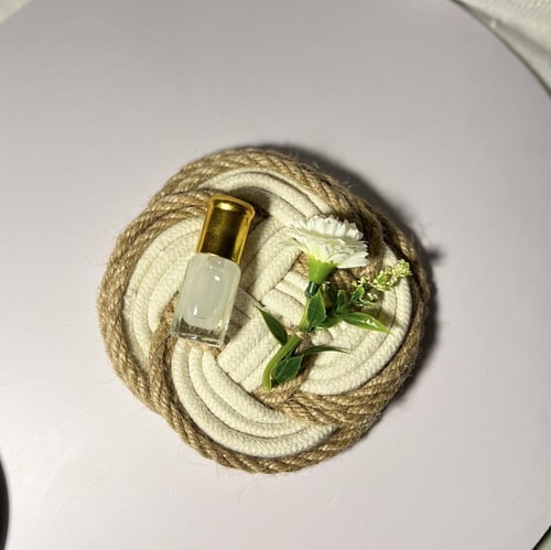 توزيعات مسك وقاعدة أكواب