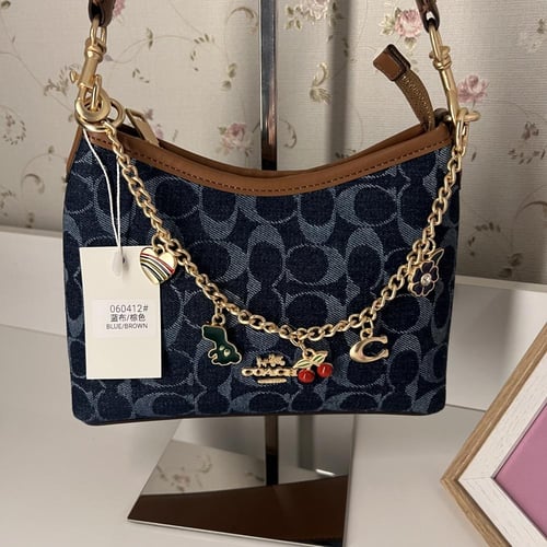 كوتش شولدر Denim كحلي وبني20 سم+تشارم كوتش