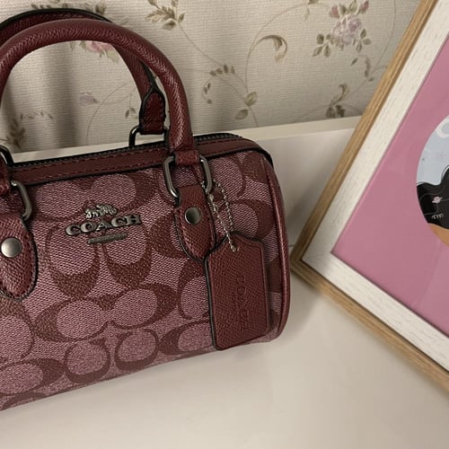 كوتش روان عنابي ١٨ سم