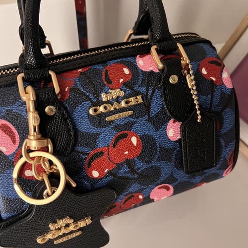 كوتش روان تشيري أزرق وأسود17cm+ تعليقة نجمة