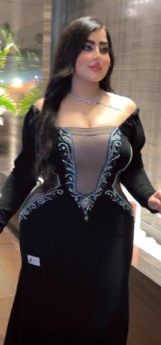فستان اسود شك