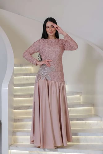 فستان أنيق فخم