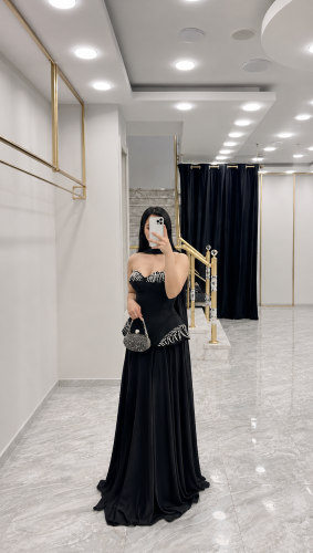 Evening dress with corset and shawl