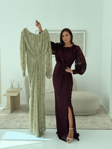 Lace dress with sleeves