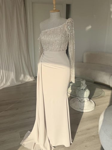 فستان سهرة شك