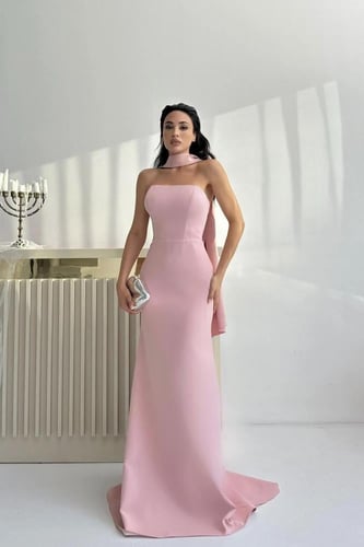 فستان سهرة ناعم مع شال
