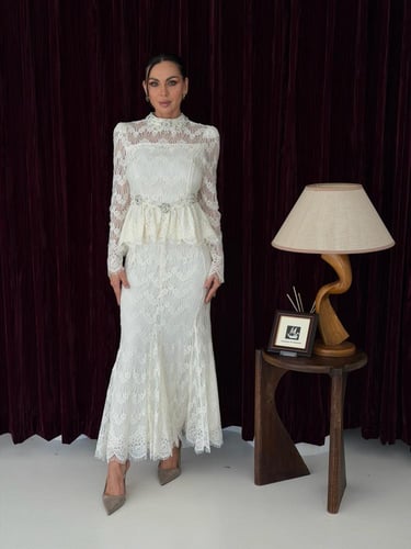 فستان دانتيل