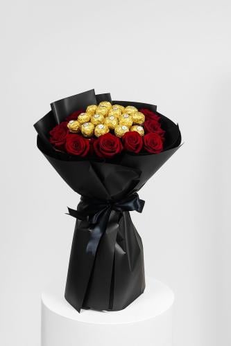 باقة فريرو روشيه والورد الأحمر