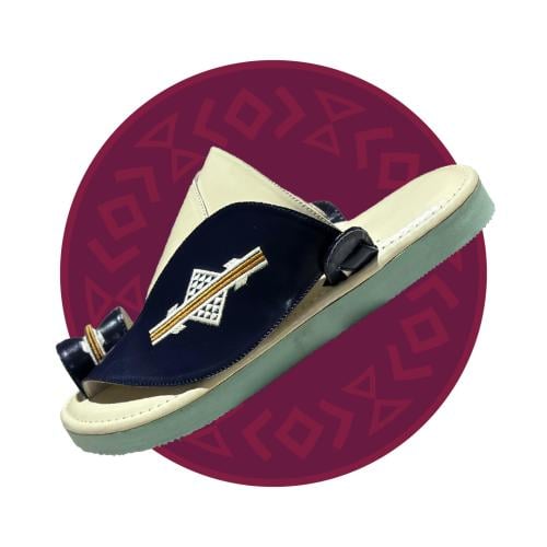 حذاء شرقي مطرز