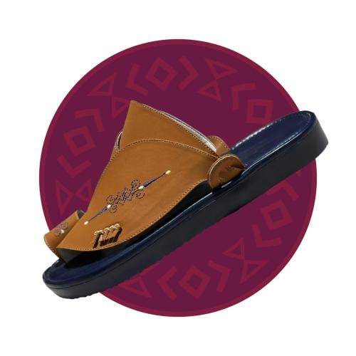 حذاء شرقي مطرز