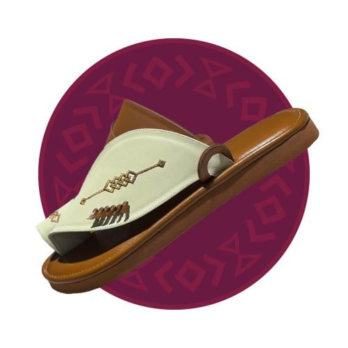 حذاء شرقي مطرز