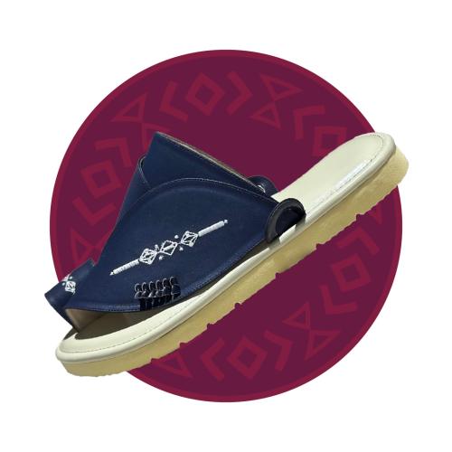 حذاء شرقي مطرز