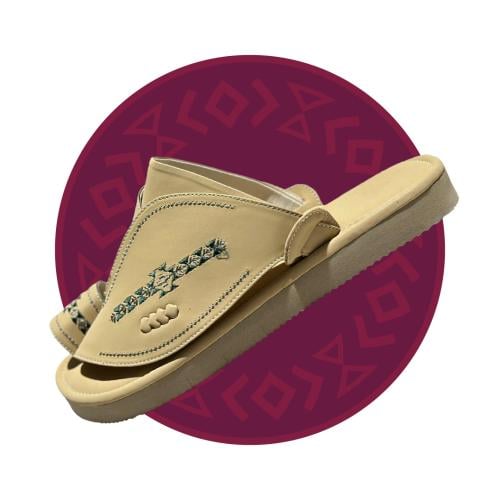 حذاء شرقي مطرز