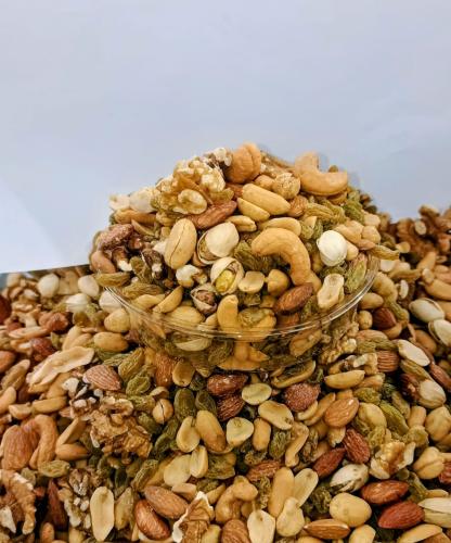 مكسرات البركة الملكي بالزبيب1KG