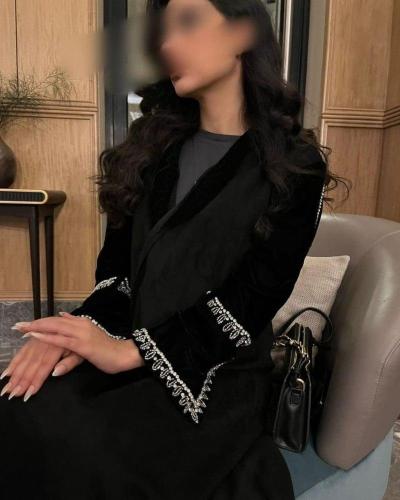 عبايه مخمل شمواه مع شك بالاكمام