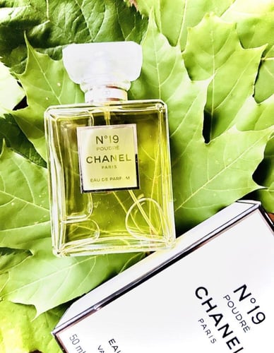 N°19 POUDRÉ Eau de Parfum