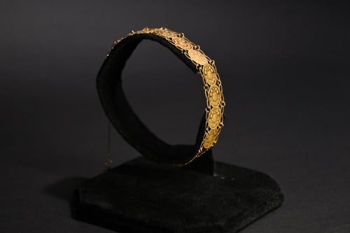 اسواره جنيهات عيار 21