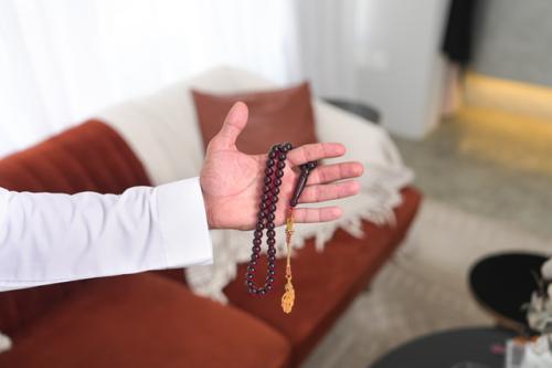 مسباح بكلايت عنابي