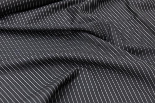 مقلم ملكي اسود