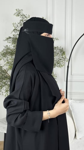 عباية رقم: 19 بفستان داخلي