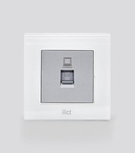 Data socket