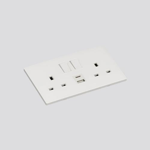 مقبس ثلاثي 13 امبير ثنائي القطب مزدوج