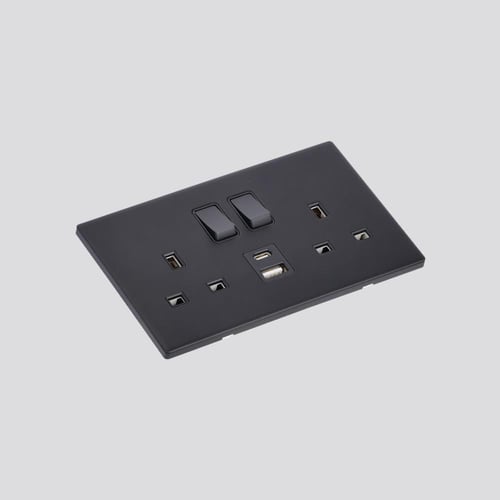 مقبس ثلاثي 13 امبير ثنائي القطب مزدوج