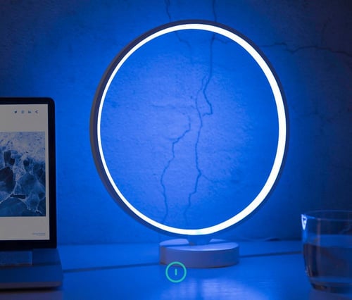 J2 مصباح طاولة بألوان و أوضاع متعددة