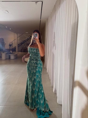 فستان هيفاء