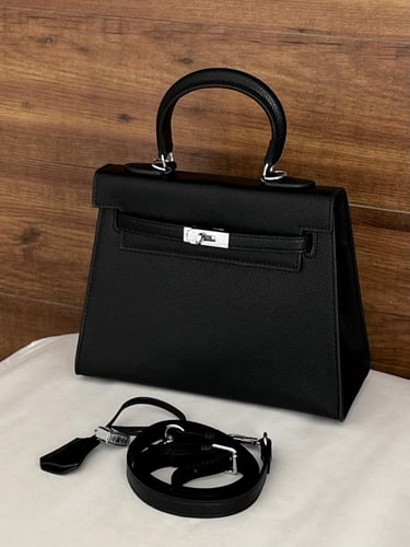 شنطة بيوند 25 كيلي ستايل مع ستراب-اسود