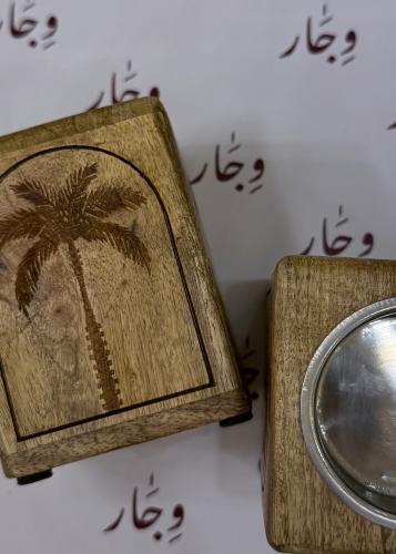 مبخرة بزخرف نخلة