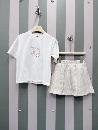 Dior girls' skirt set in gold color