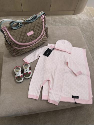 Gucci girls' newborn set