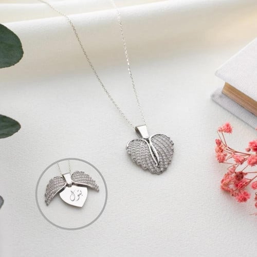 عقد القلب المجنح بالاسم مطلي بالذهب ولفضه الخالص