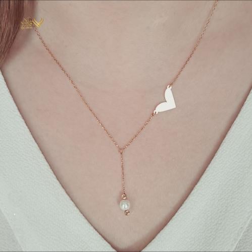 قلادة القلب واللؤلؤ