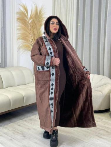 فروه نسائي صوف تتطريز الإسم على الطلب