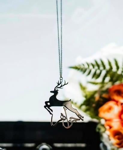 تعليقة الغزال - مطليه بالذهب عيار 21