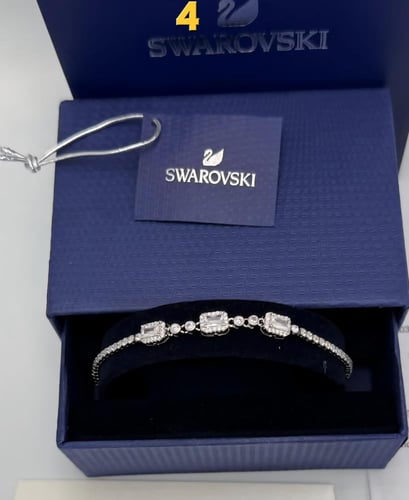 إسواره الأناقة الأزلي من سواروفسكي