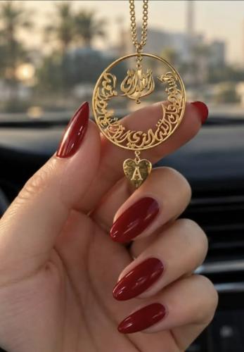 تعليقة سيارة استوداعية بالاسم - مطلي بالذهب او الف...