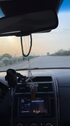 تعليقة سيارة شكل صقر تصميم على طلبك