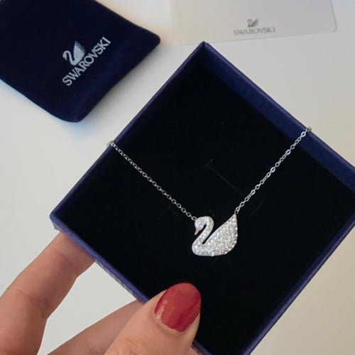 عقد الأناقة الأزلي من سواروفسكي