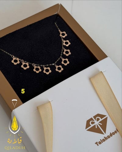 قلاده الزهور-مطليه بالذهب اختاري الشكل ب الرقم الم...