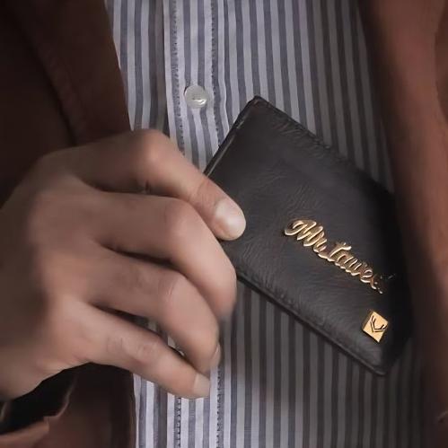 محفظة جلدية-فاخرة بتصميم شخصي